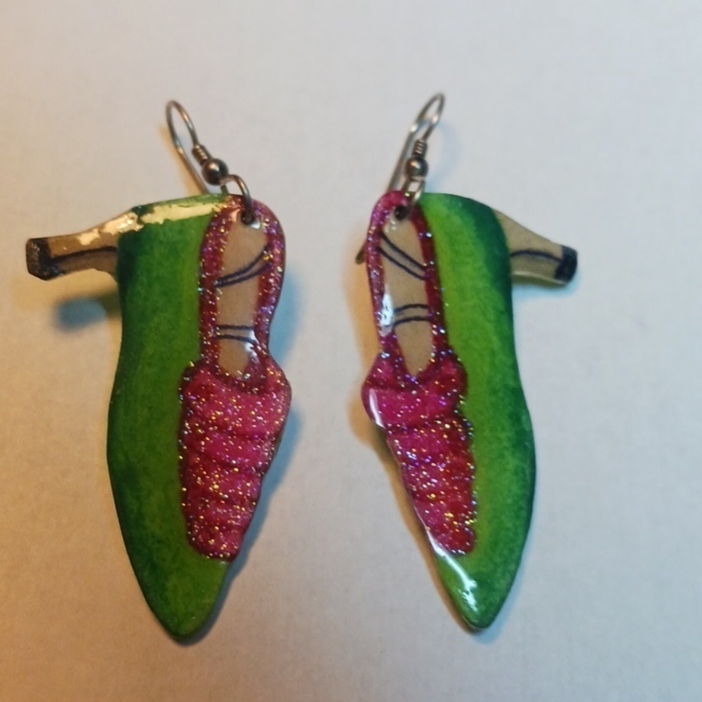 Vintage Artist handmade high heel shoe pierced earrings green red pink 2.5 in